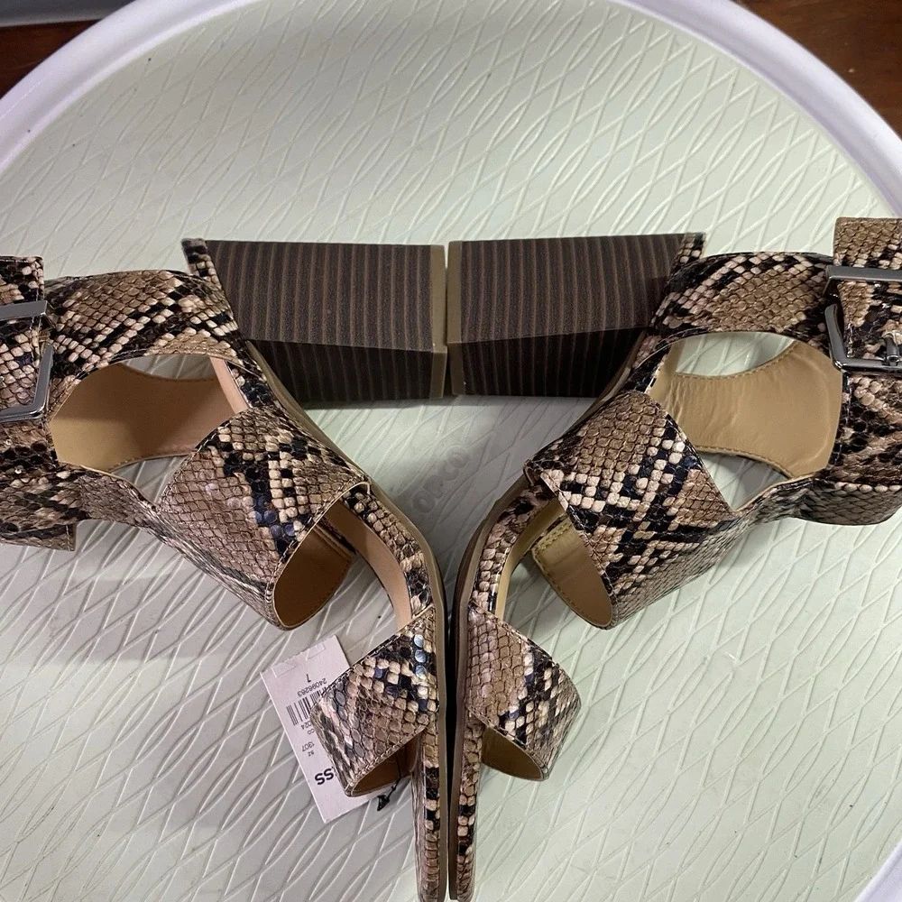Express‎ Women's Brown Ankle Strap Block Heel Faux Snake Skin Sandals Sz.7 NWT
